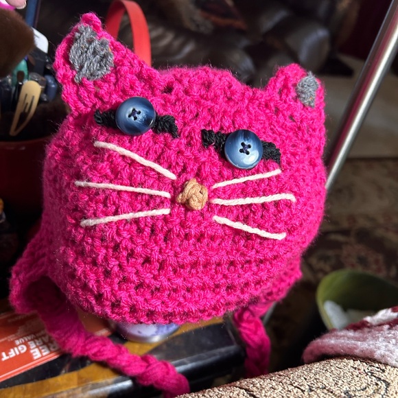 Crochet childrens hat - Picture 3 of 3